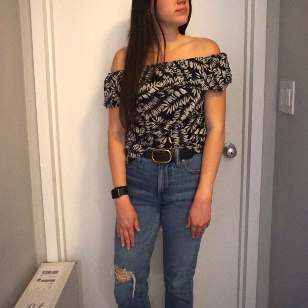 1.State Off-the-Shoulder Palm Print Top